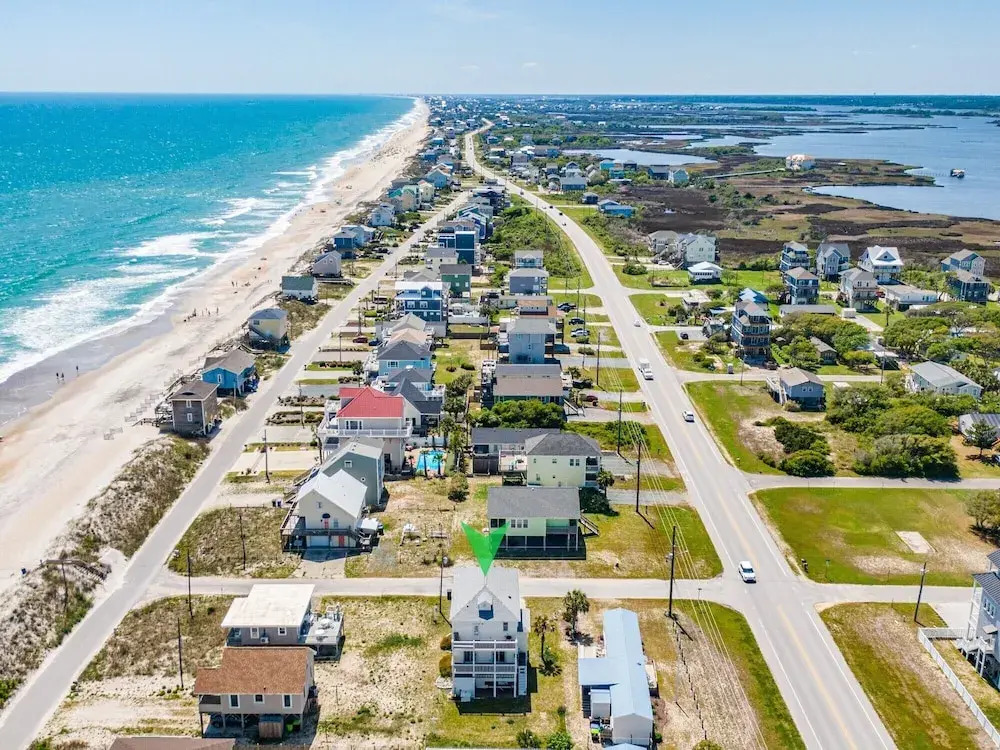Skipper's Hideout by Topsail Realty