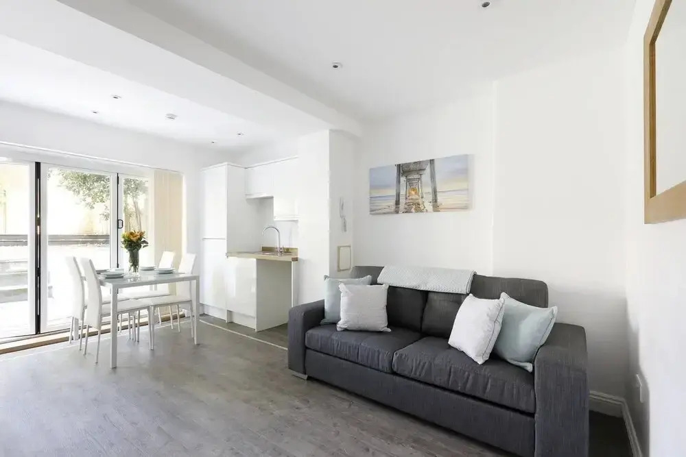 Modern Contemporary 2 Bed With Garden
