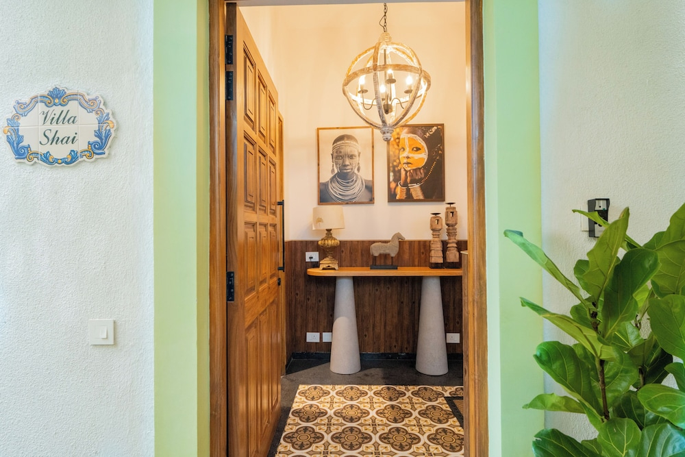 ELIVAAS 4 BHK with Pvt pool - Amado Villa Shai