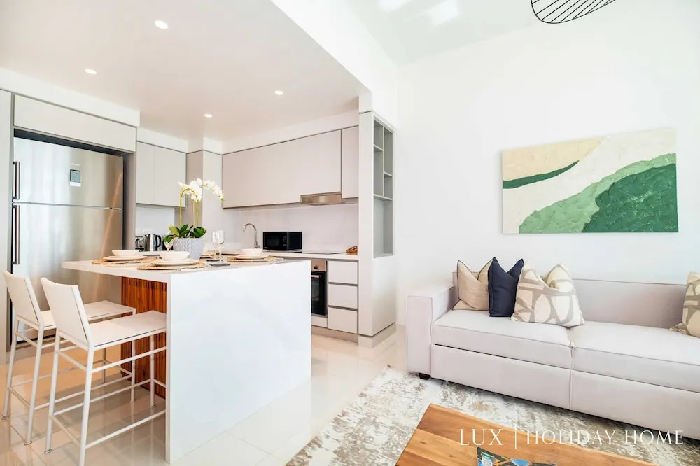 LUX  Luxury Sunrise Beachfront Suite 1