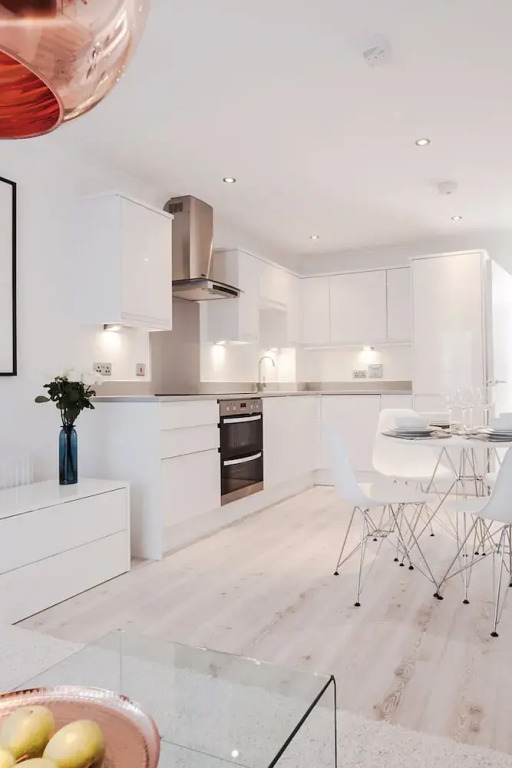 Fantastic Modern 2 Bed Apartment in Shadwell