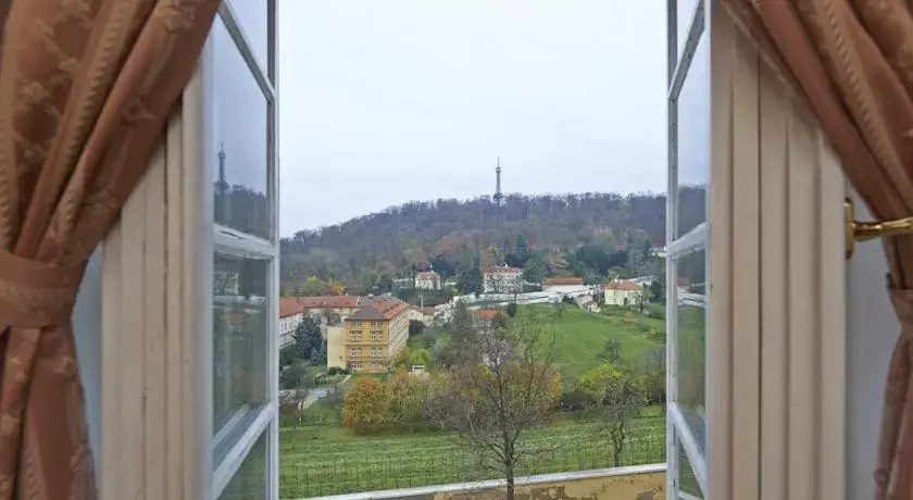 Golden Apple Apartments