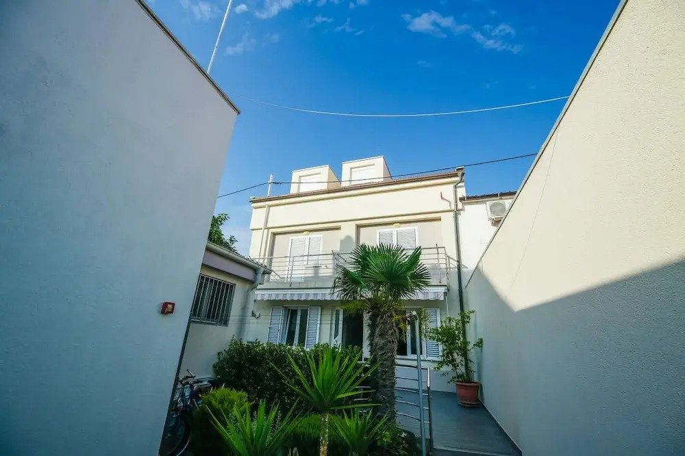 Skunca’s house