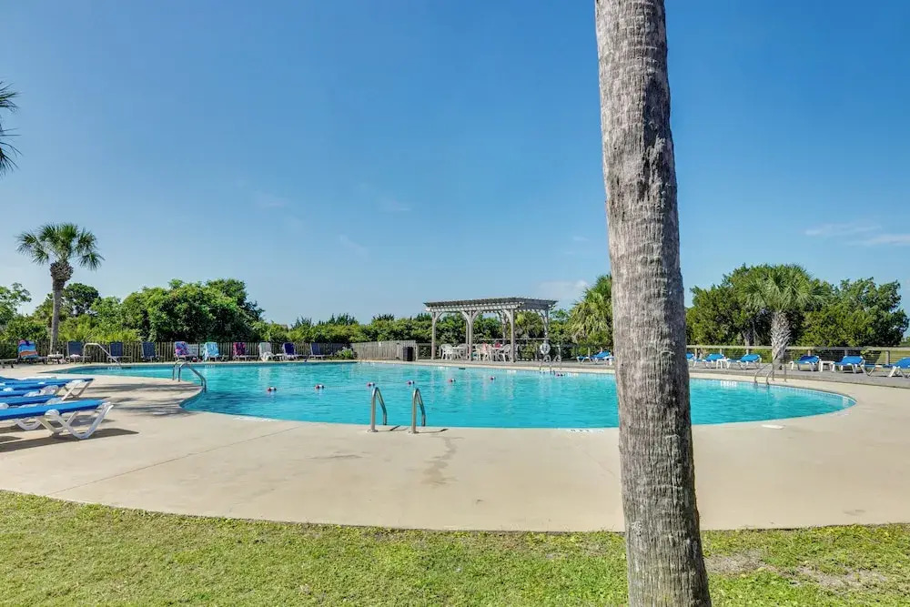 St Helena Island Condo - 1/2 Mi to Beach