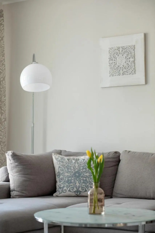 Jasnoszary Apartament Sun Seasons 24 w Kołobrzegu Blisko Morza by Noclegi Renters