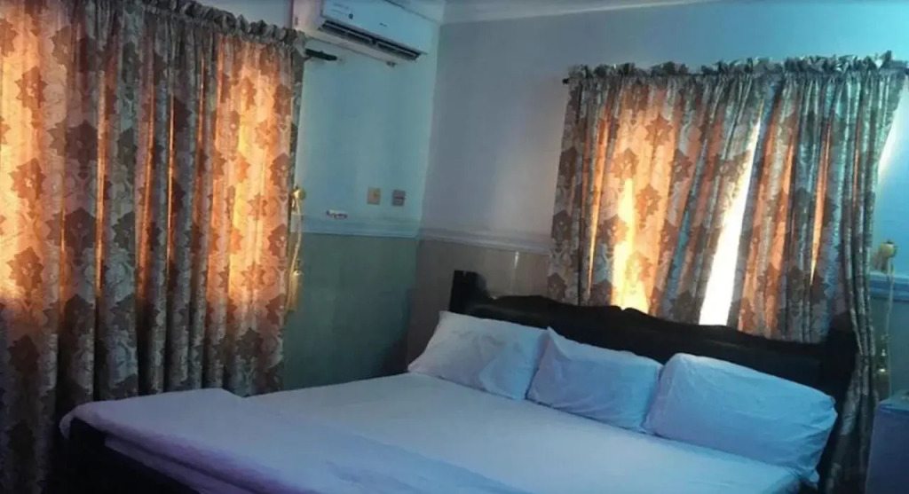Royal Castle hotel