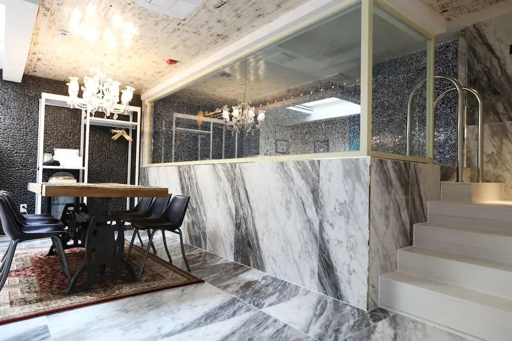 February Hotel Gimhae