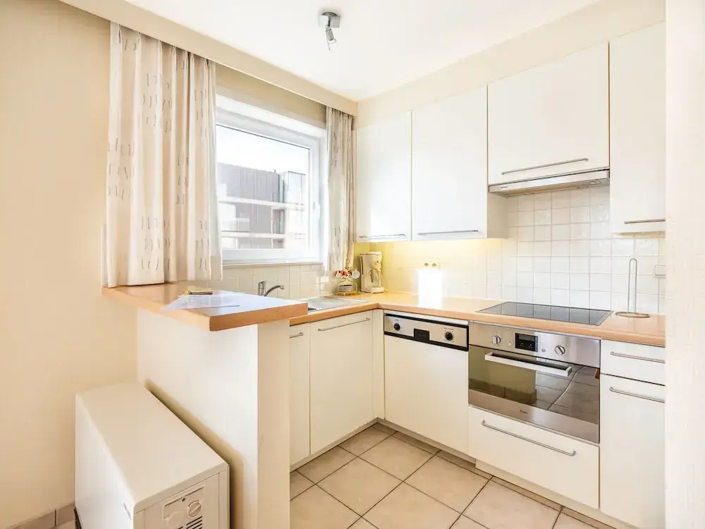 Modern 1st Floor Apartment in Oostduinkerke