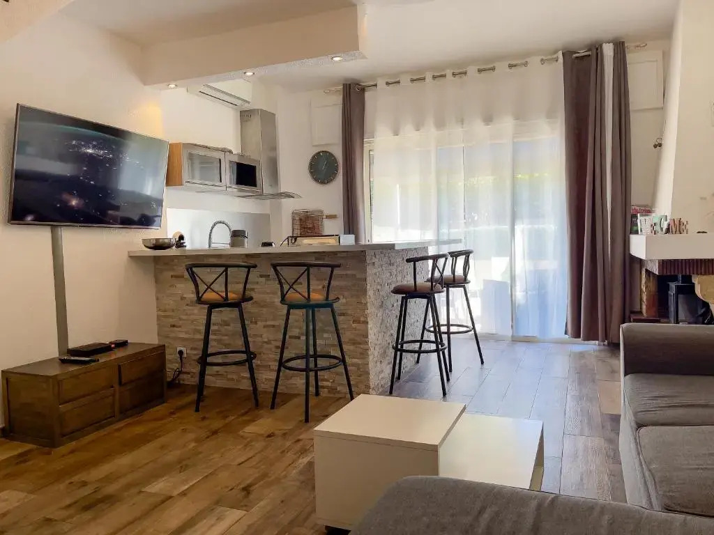 Apartement Maenat