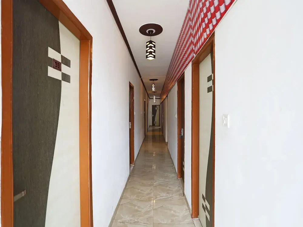 OYO 15027 Hotel Lotus International