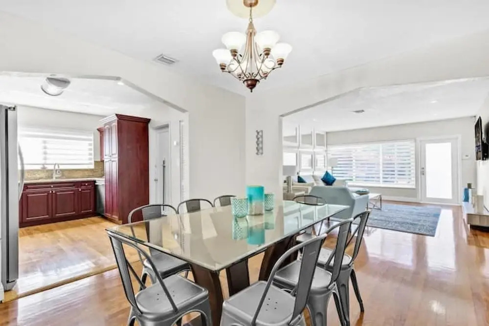 Dream 4 Bed Oasis With Pool Parking For 2 Cars