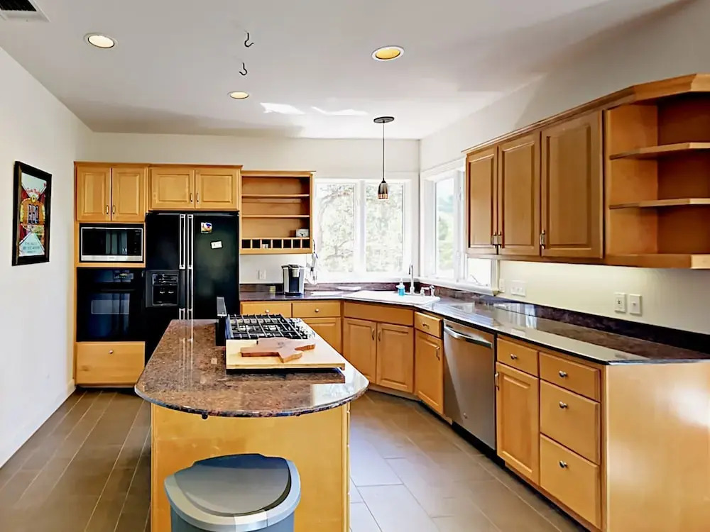 805 The High Road Home 4 Bedrooms 3.5 Bathrooms Home
