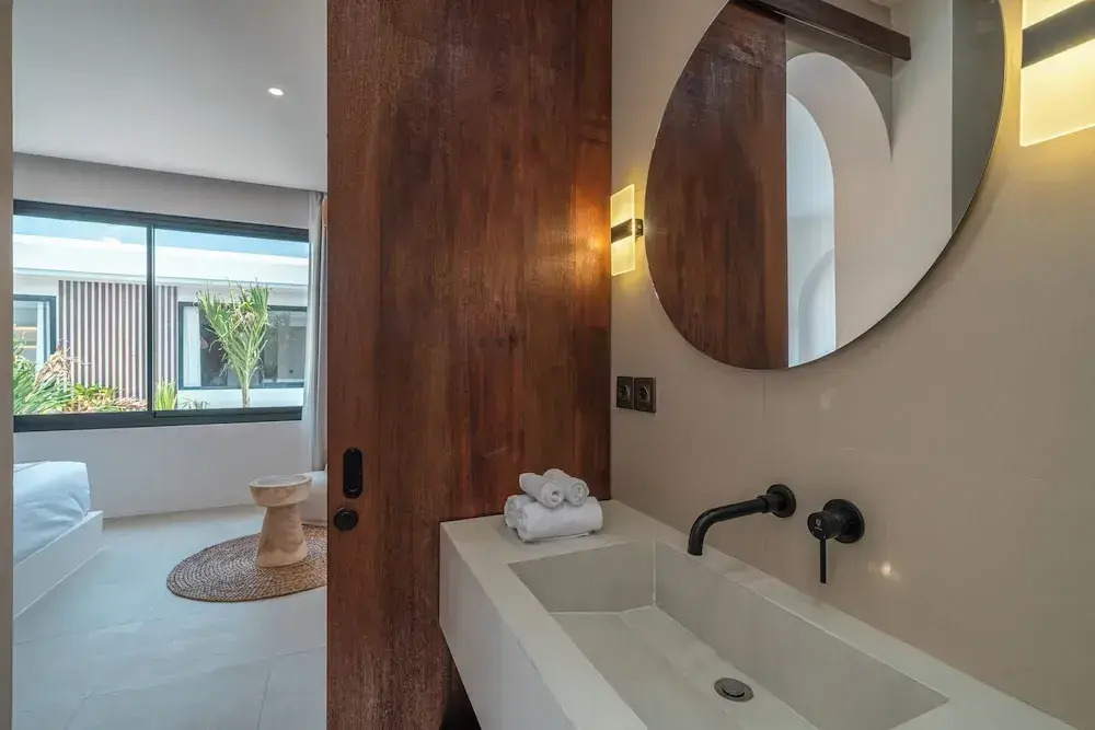 Nova Oasis 1