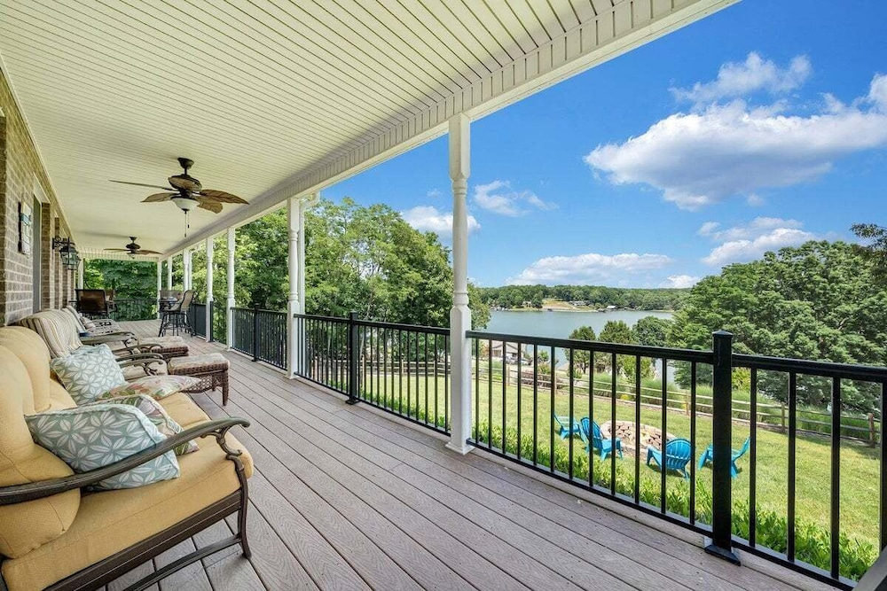 Lake Lookout - Private Home With Lake Views & Game Room