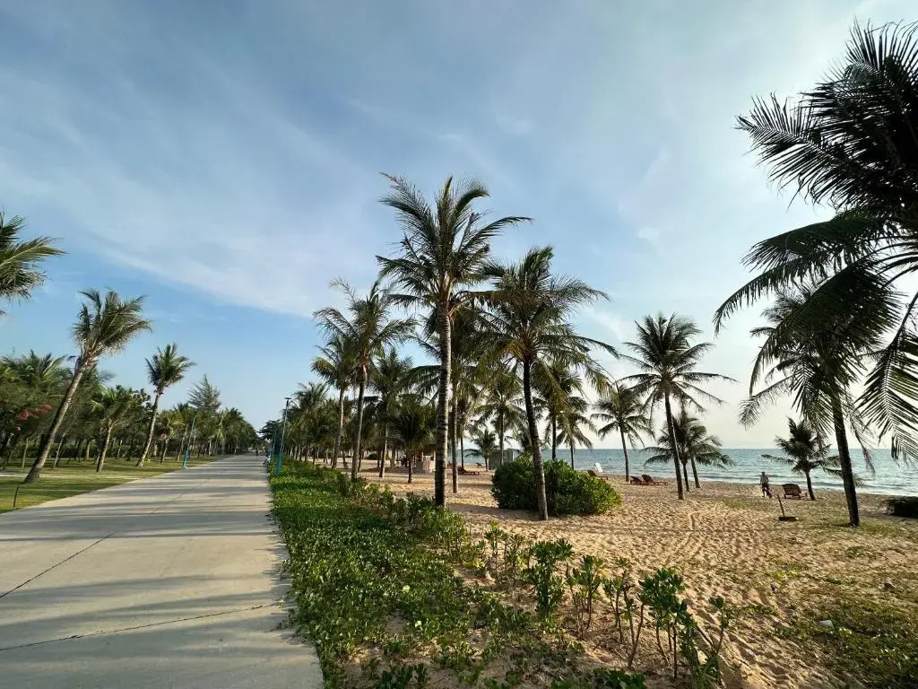 5BR West coast Phu Quoc Duplex Villa by the beach
