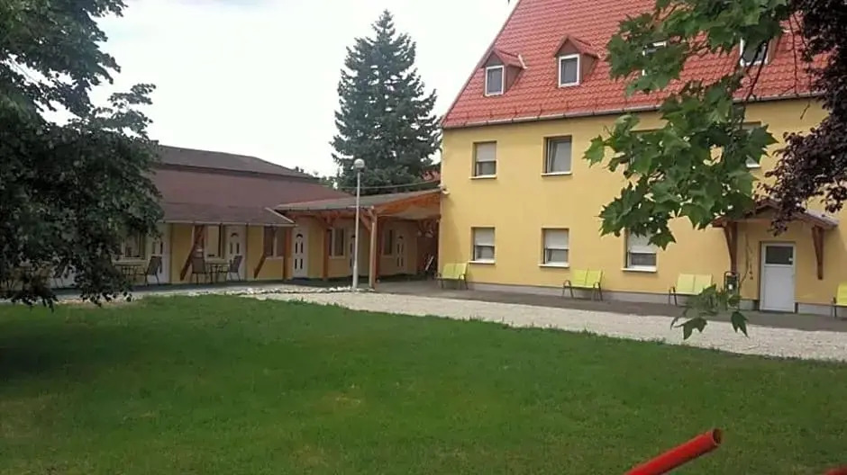 Fenyő Panzió