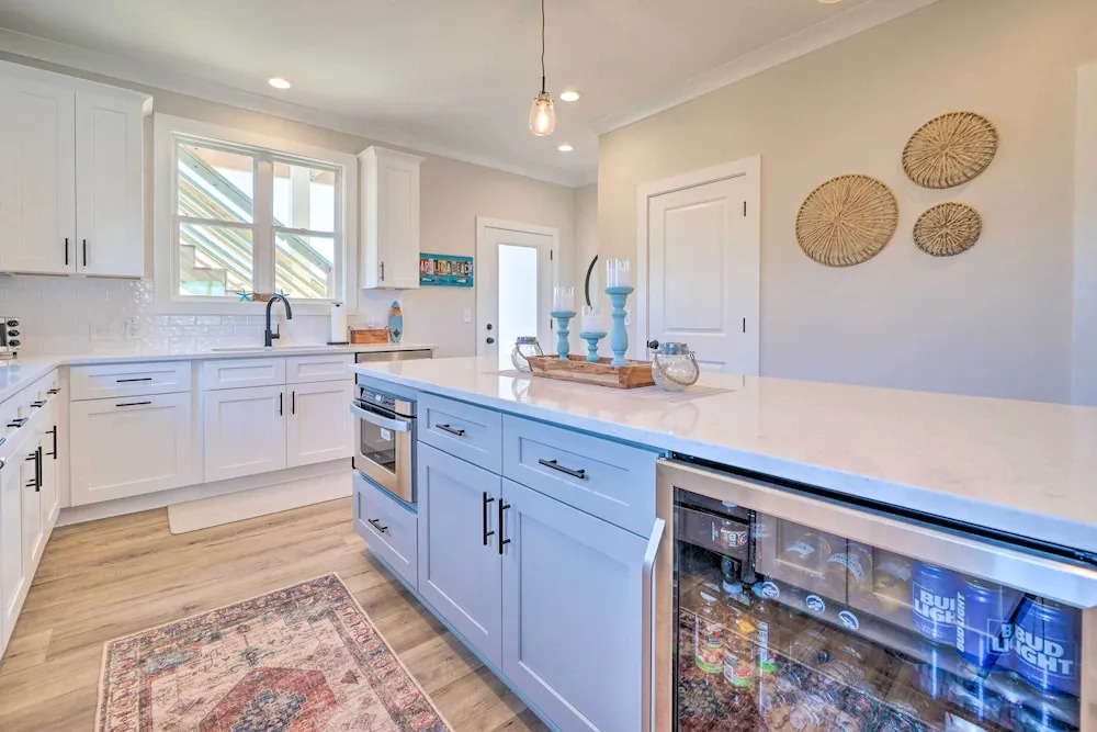 Walk to Beach: Carolina Beach Home w/ Rooftop Deck