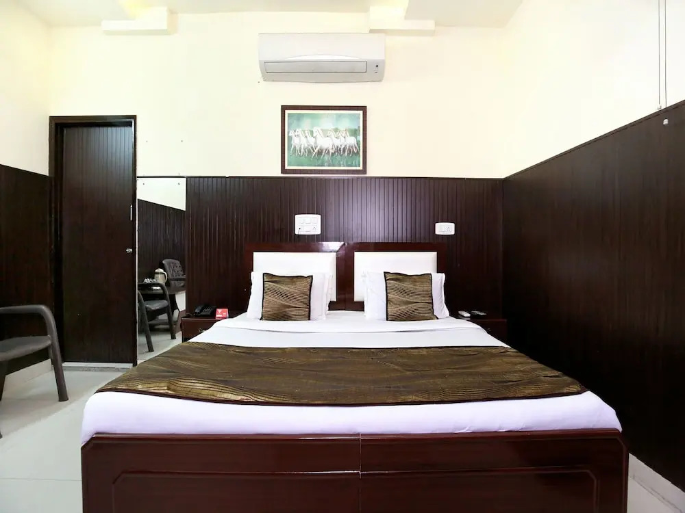 OYO 6939 Hotel Aashiana