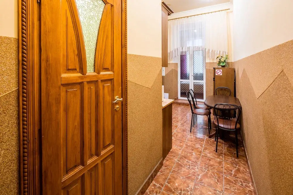 Three rooms in the center on Kulisha