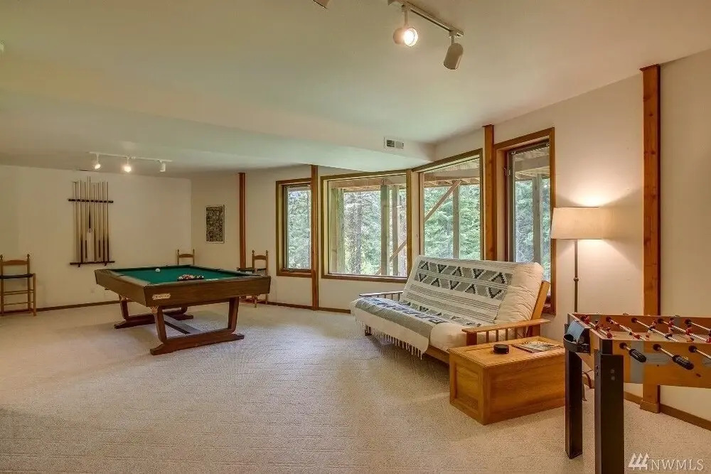 Timber View Lodge - Three Bedroom Home with Hot Tub