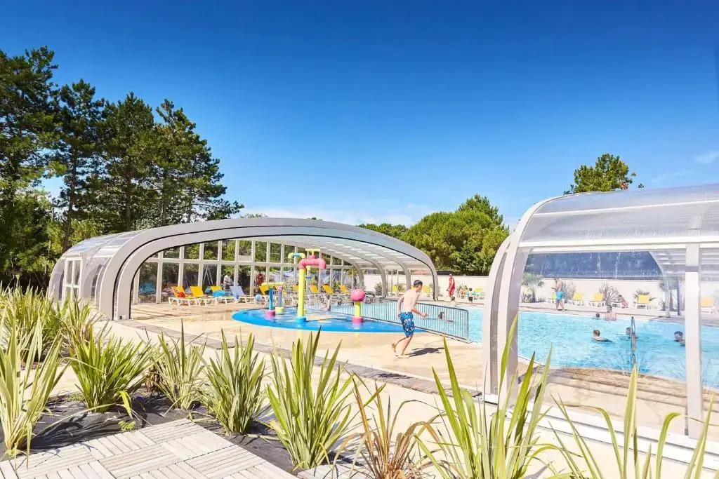 Superbe mobile-home 8 personnes - Camping 4*
