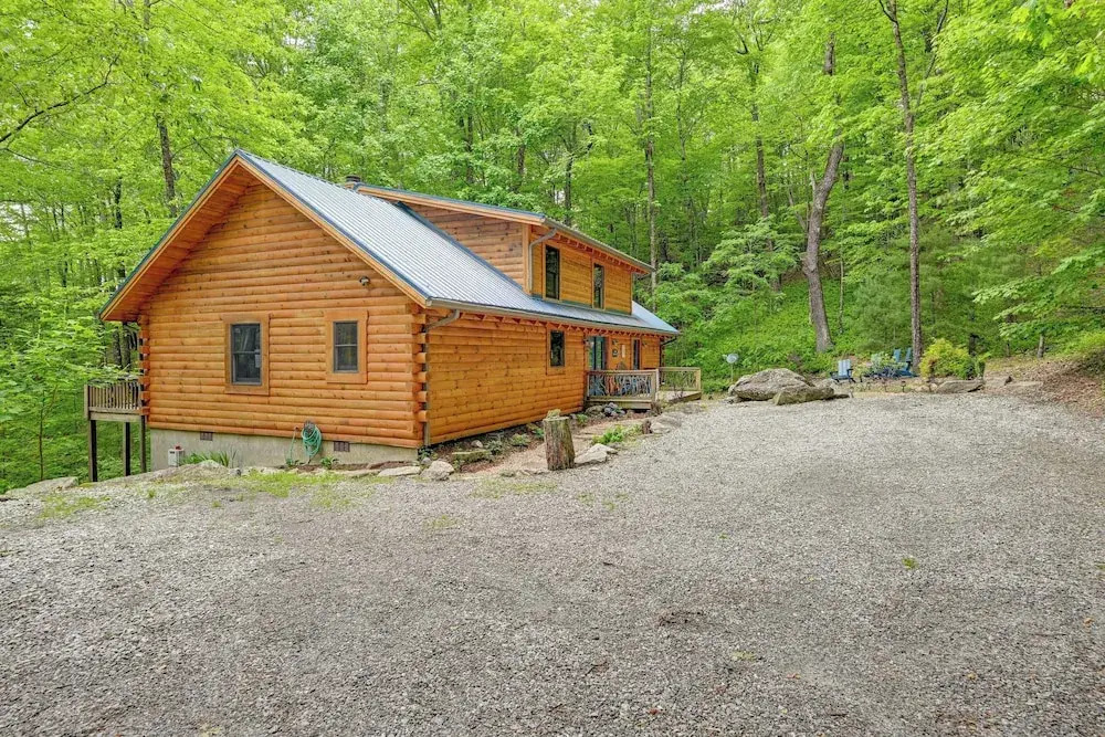 Scenic Blue Ridge Cabin Rental w/ Resort Amenities
