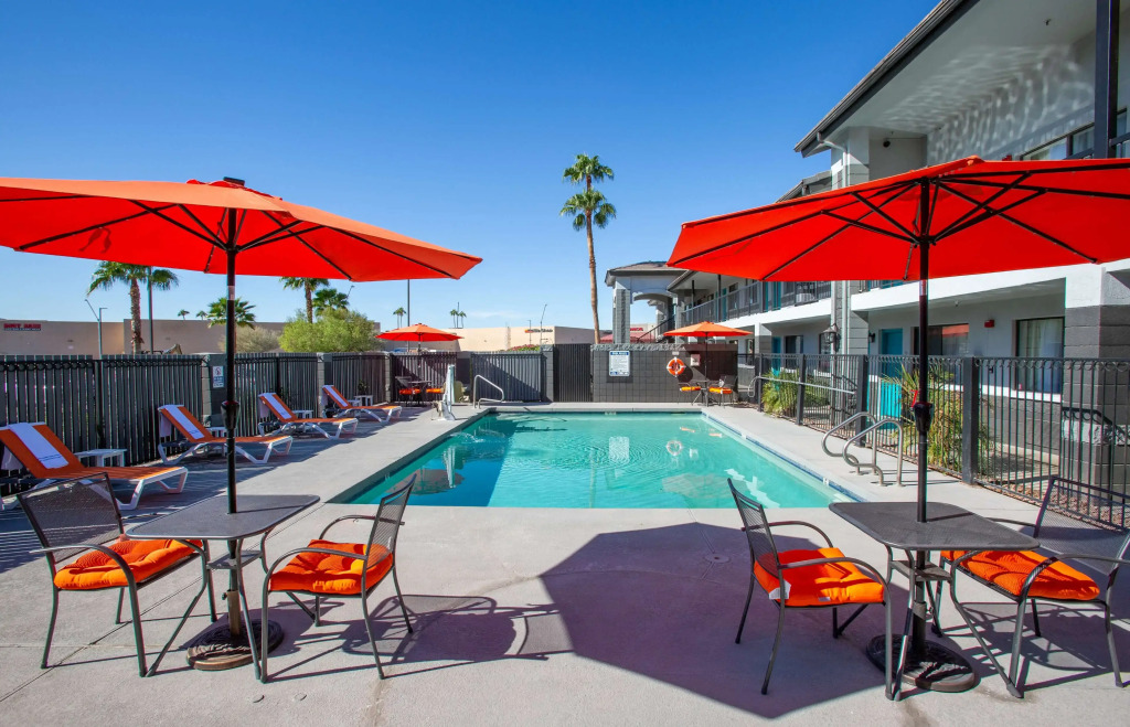 The Hotel Serene Glendale Peoria, Surestay Collection by Best Western