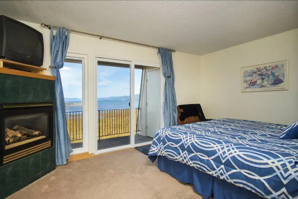 Lake View Condo #25-2 2 Bedrooms 2 Bathrooms Condo