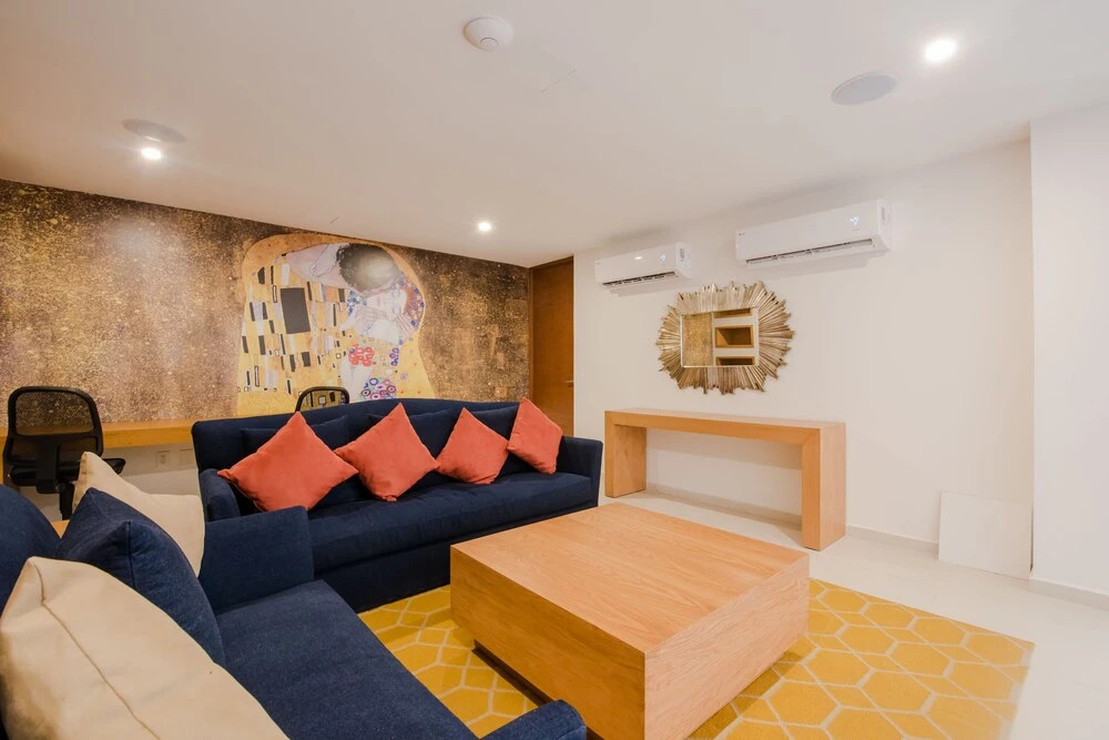 LUXURY 1-bdr -ROOFTOP POOL-GYM-PARK G310