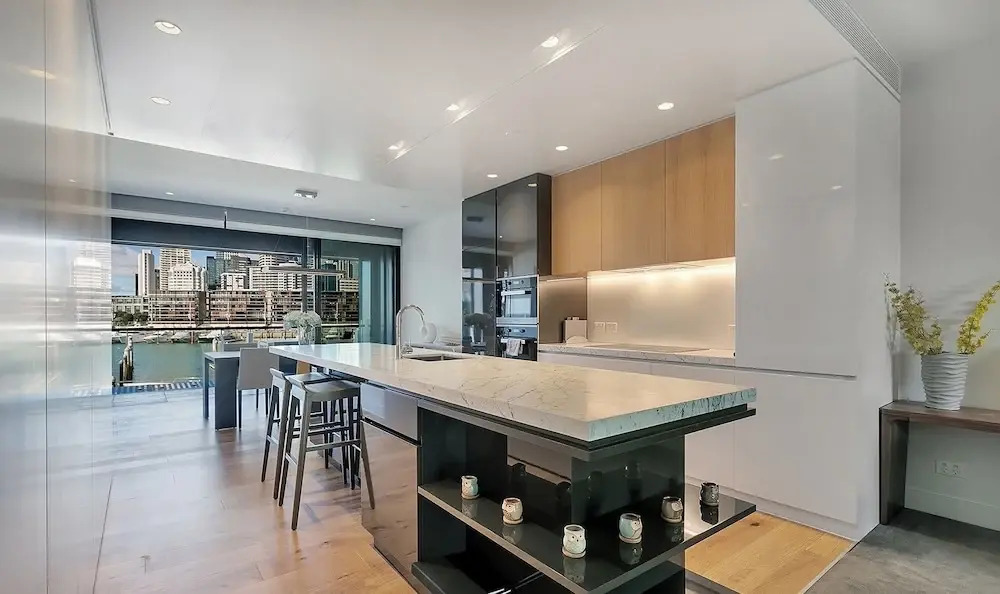 QV Modern Waterfront Apartment - 857
