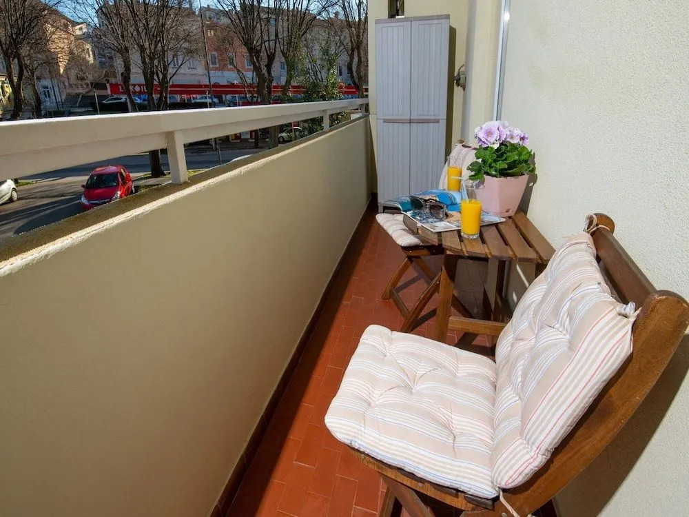Apartment Point
