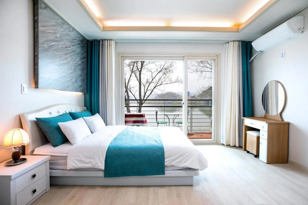 Nami Island Rivermoon Pension