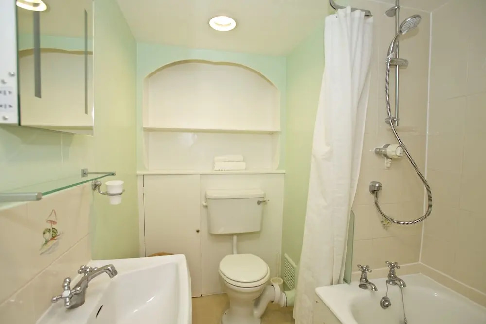A Place Like Home - Two Bedroom Apartment in Knightsbridge