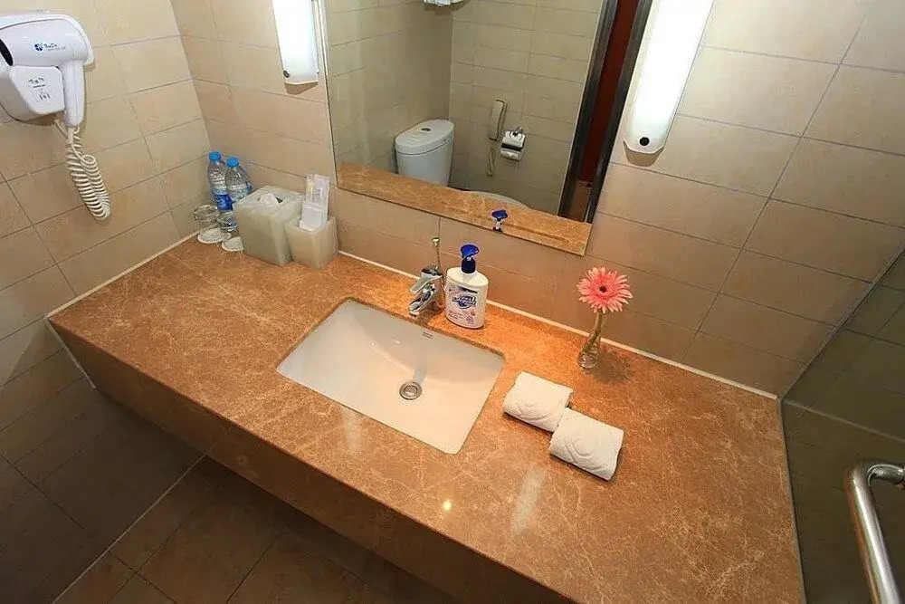 Juna liangxi hotel