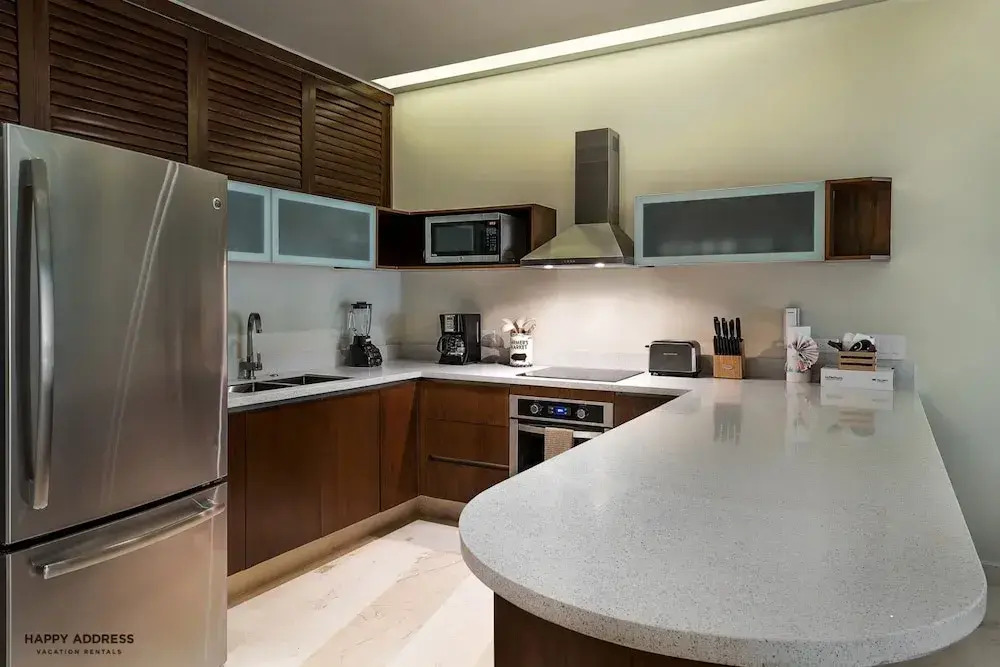 Relaxing 2BR in downtown new building by Happy Address