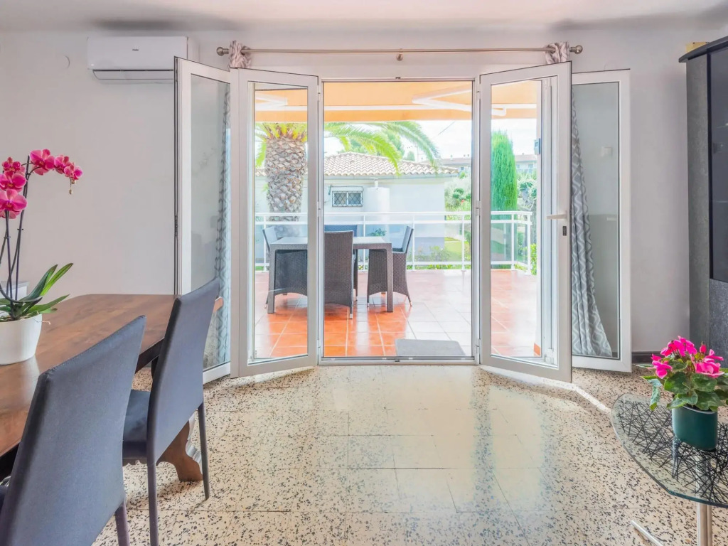 Spacious Holiday Home in Cambrils with Shared Swimming Pool