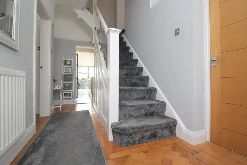 Impeccable 4-bed House in Liverpool