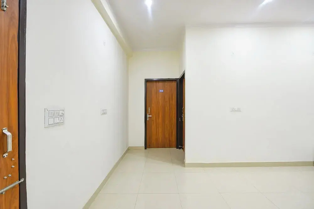 FabHotel VR Residency