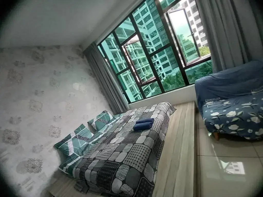 02-AUSTIN REGENCY JY HOMESTAY for 2pax Pool View