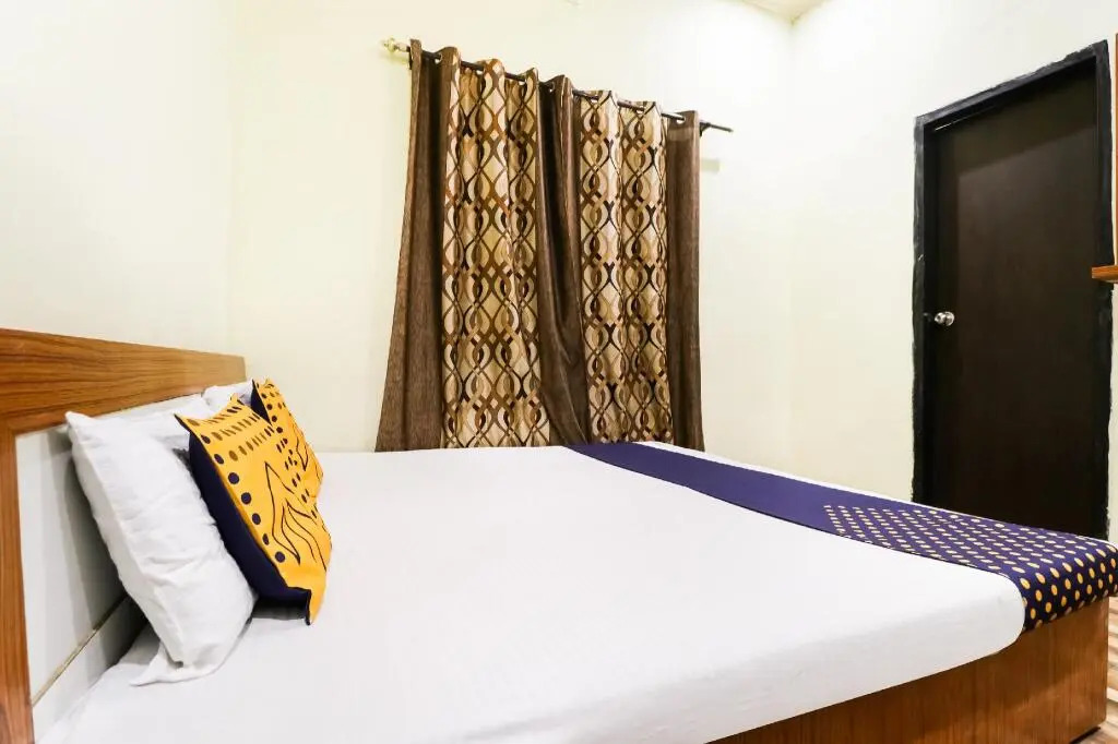 Hotel Gold Inn by OYO Rooms