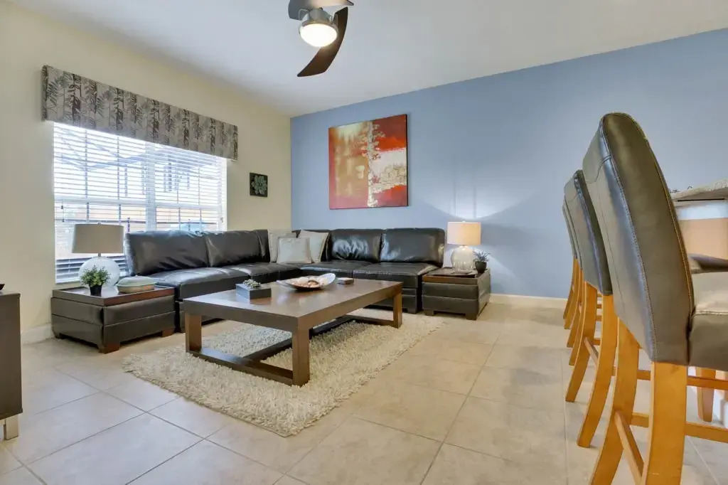 4 Bedrooms 3 Bathrooms Paradise Palms 8881 Cp