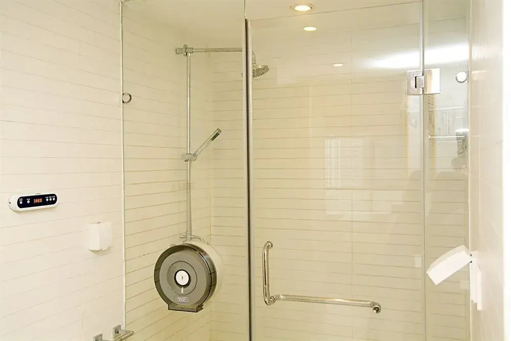 Private-Enjoyed Home ApartHotel - R&F Stanley Apartment