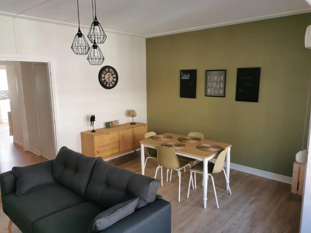 CALAIS: Appartement rénové, idéalement situé