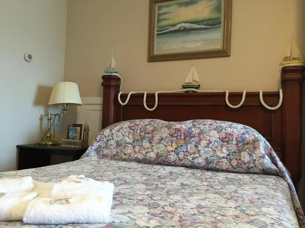 Admirals Quay Motel & Suites