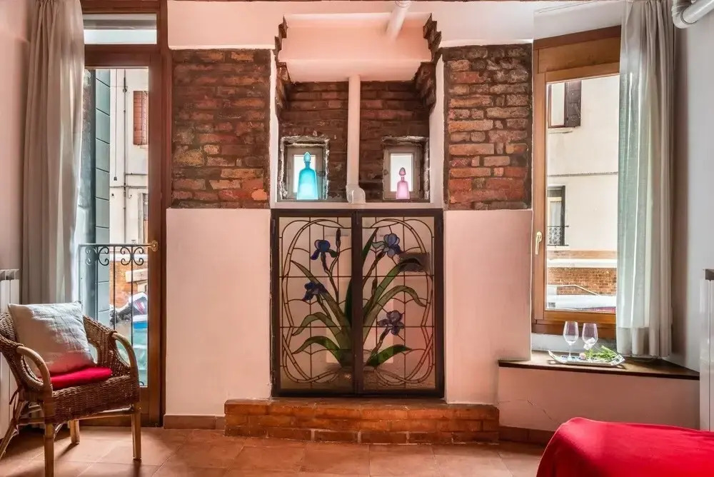 Venice Canal View Boutique Apartment