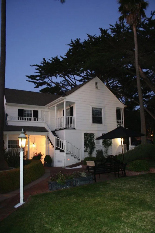 The Colonial Terrace