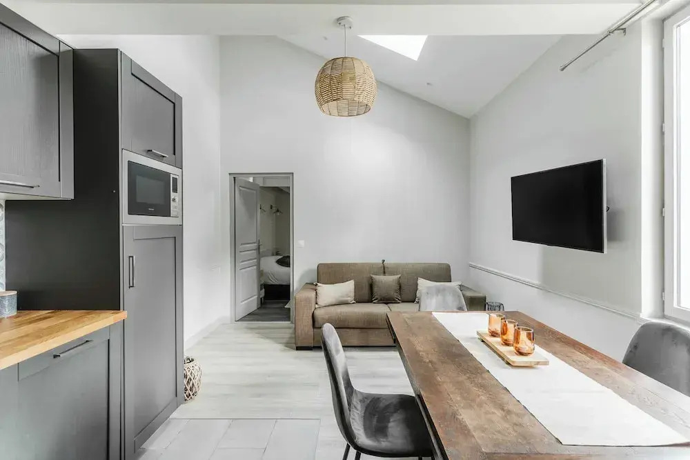 Townhouse With Garden 100m From Place Morny