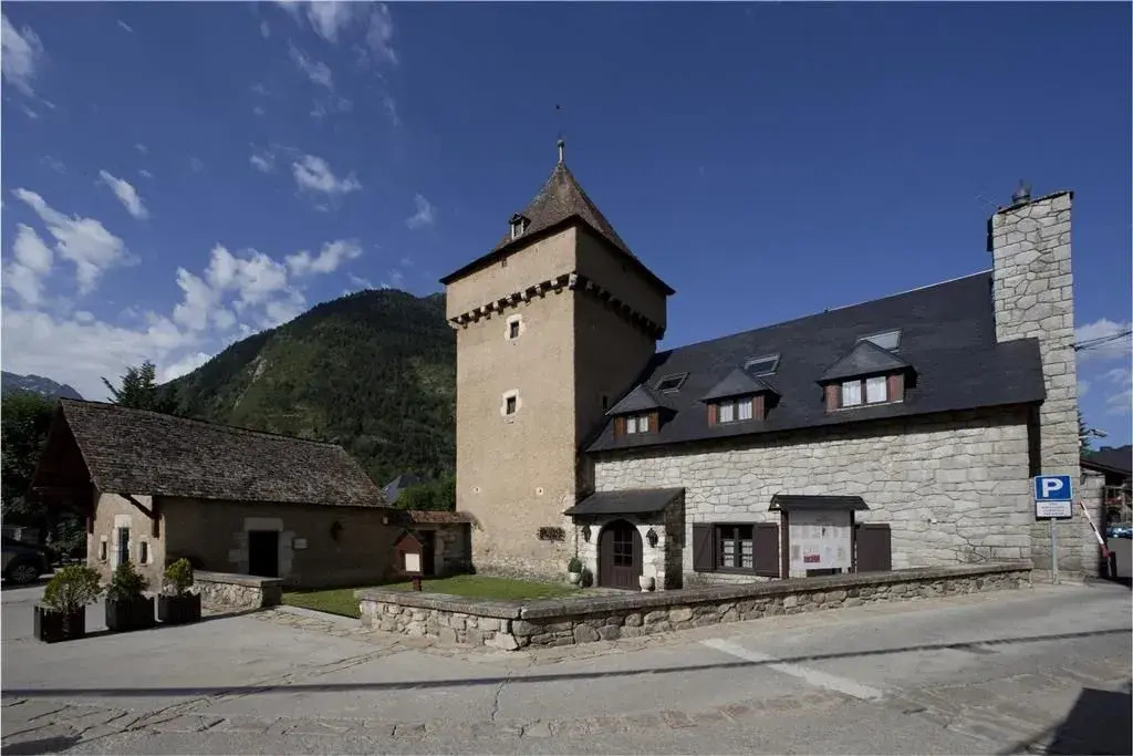 Parador de Artíes