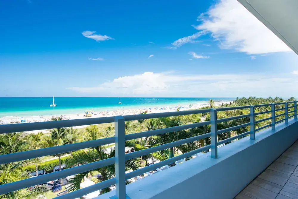 Bentley Beach Club by Edgewater One VR