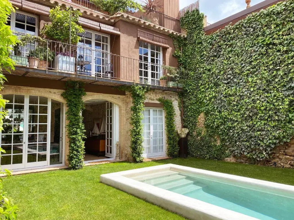 Llimona Suites